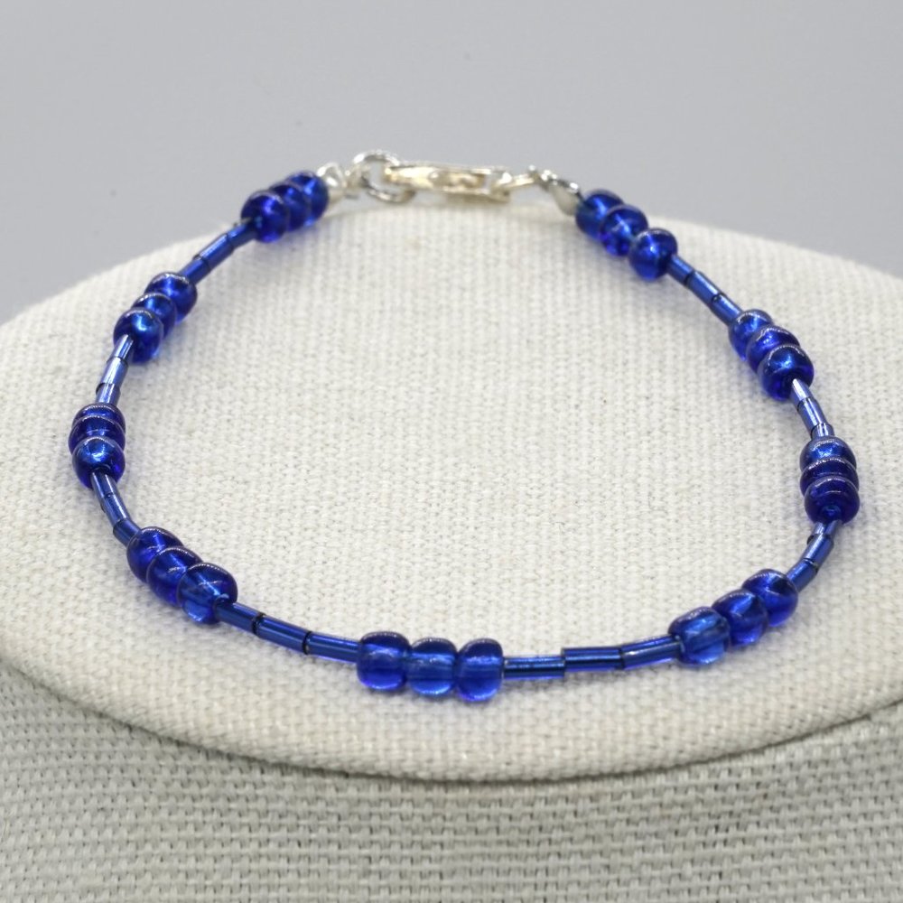 Necklace set with bracelet in blue. - Picture 2 of 3